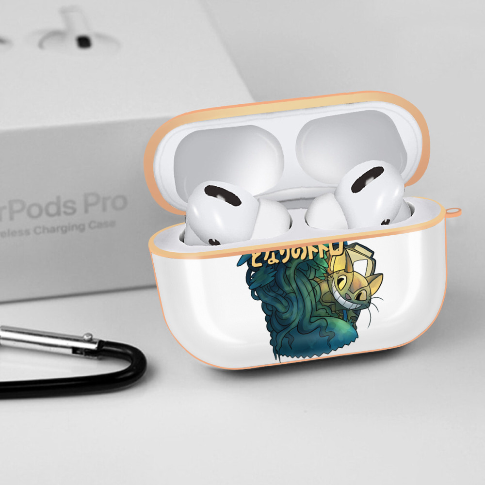 となりのトトロ 草壁メイ 草壁サツキ My Neighbor Totoro Satsuki Kusakabe Mei Kusakabe 【AirPods Pro用】ハードシェル保護ケース｜耐衝撃・防指紋・カラビナ付き商品仕様