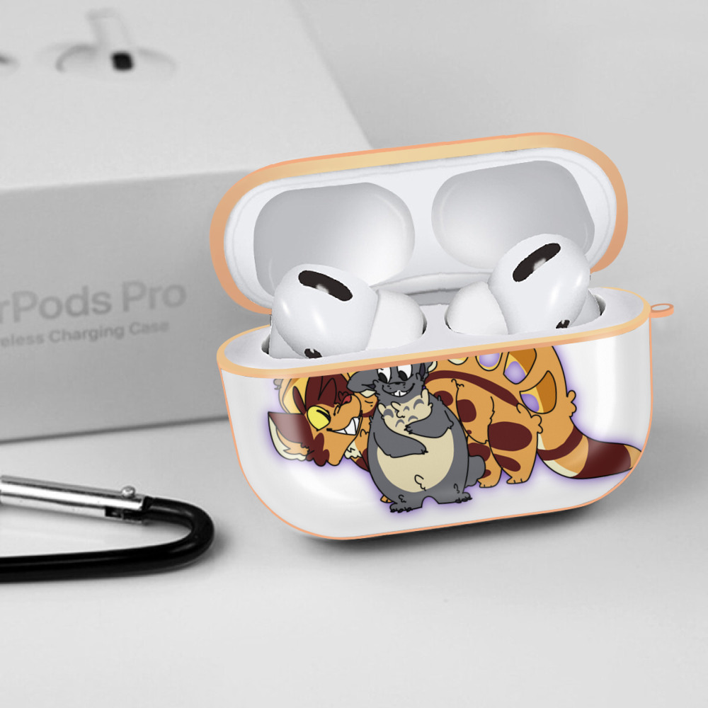 となりのトトロ 草壁メイ 草壁サツキ My Neighbor Totoro Satsuki Kusakabe Mei Kusakabe 【AirPods Pro用】ハードシェル保護ケース｜耐衝撃・防指紋・カラビナ付き商品仕様