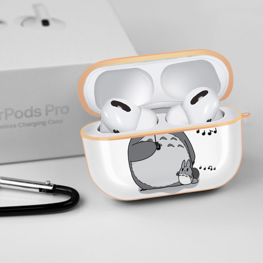 となりのトトロ 草壁メイ 草壁サツキ My Neighbor Totoro Satsuki Kusakabe Mei Kusakabe 【AirPods Pro用】ハードシェル保護ケース｜耐衝撃・防指紋・カラビナ付き商品仕様