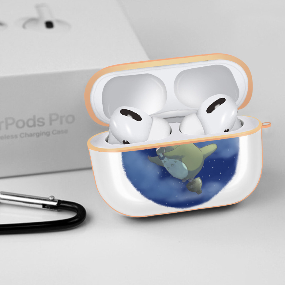 となりのトトロ 草壁メイ 草壁サツキ My Neighbor Totoro Satsuki Kusakabe Mei Kusakabe 【AirPods Pro用】ハードシェル保護ケース｜耐衝撃・防指紋・カラビナ付き商品仕様