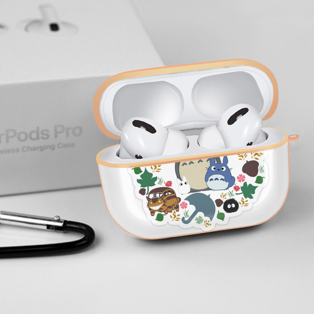 となりのトトロ 草壁メイ 草壁サツキ My Neighbor Totoro Satsuki Kusakabe Mei Kusakabe 【AirPods Pro用】ハードシェル保護ケース｜耐衝撃・防指紋・カラビナ付き商品仕様