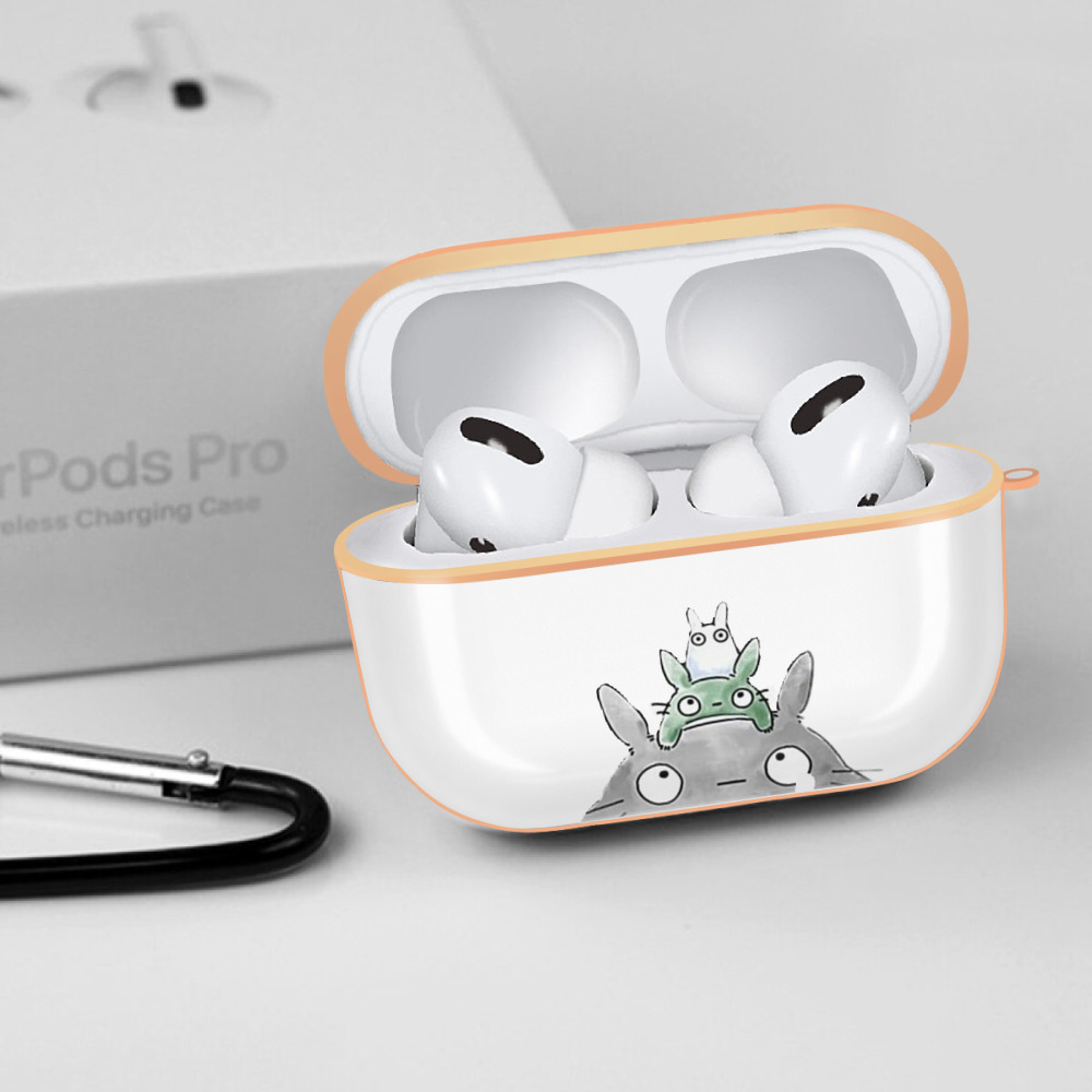 となりのトトロ 草壁メイ 草壁サツキ My Neighbor Totoro Satsuki Kusakabe Mei Kusakabe 【AirPods Pro用】ハードシェル保護ケース｜耐衝撃・防指紋・カラビナ付き商品仕様