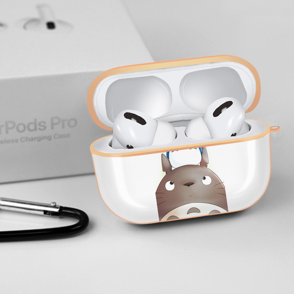 となりのトトロ 草壁メイ 草壁サツキ My Neighbor Totoro Satsuki Kusakabe Mei Kusakabe 【AirPods Pro用】ハードシェル保護ケース｜耐衝撃・防指紋・カラビナ付き商品仕様