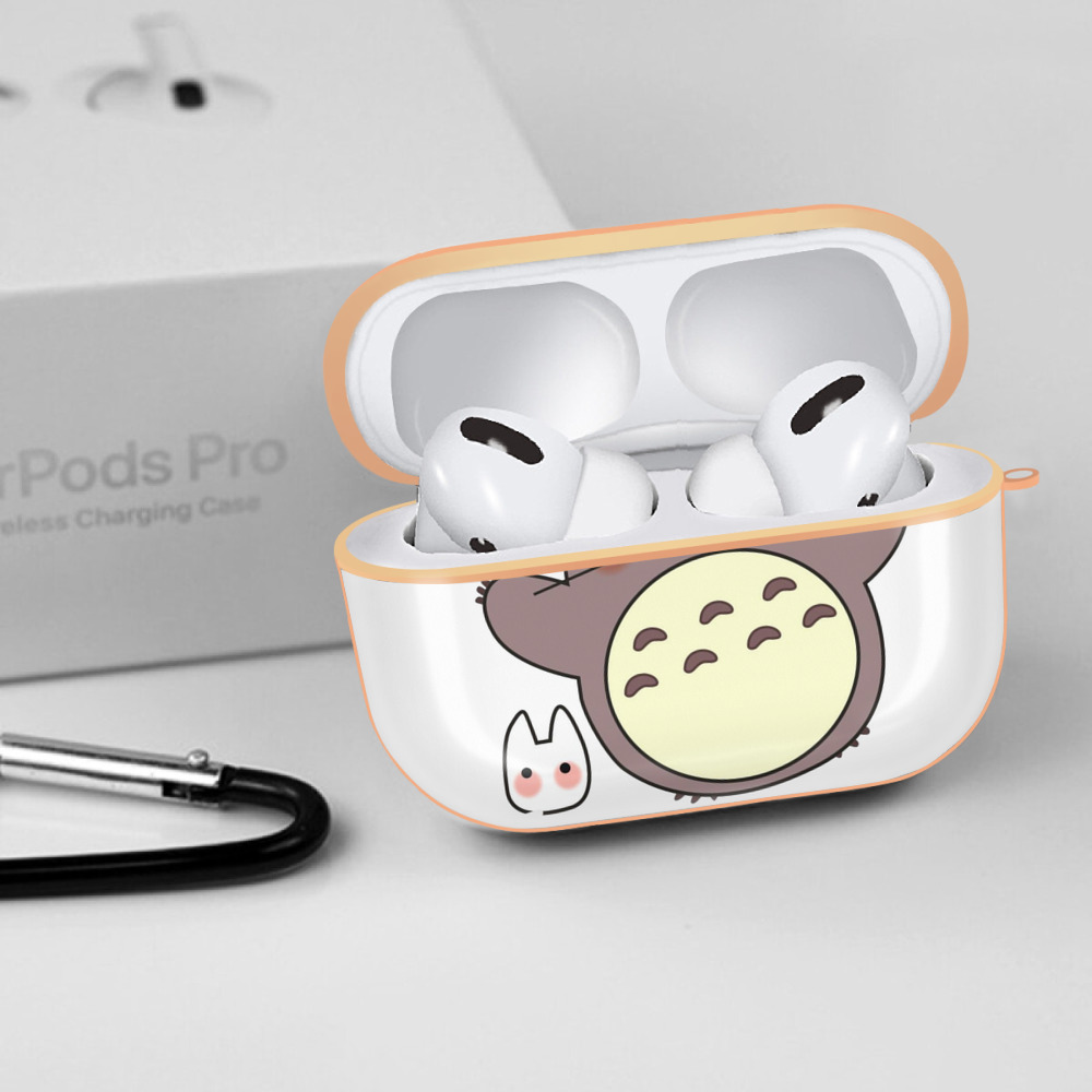 となりのトトロ 草壁メイ 草壁サツキ My Neighbor Totoro Satsuki Kusakabe Mei Kusakabe 【AirPods Pro用】ハードシェル保護ケース｜耐衝撃・防指紋・カラビナ付き商品仕様