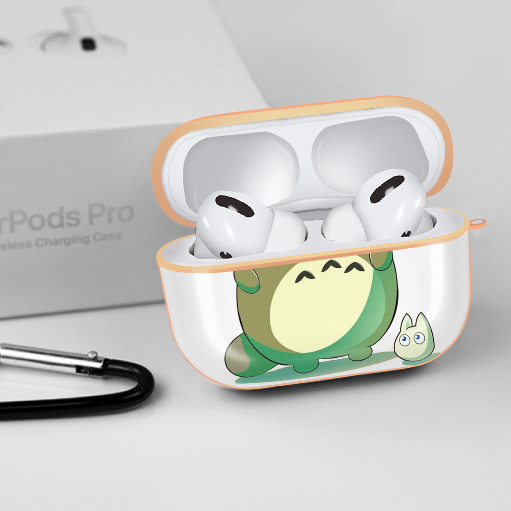 となりのトトロ 草壁メイ 草壁サツキ My Neighbor Totoro Satsuki Kusakabe Mei Kusakabe 【AirPods Pro用】ハードシェル保護ケース｜耐衝撃・防指紋・カラビナ付き商品仕様