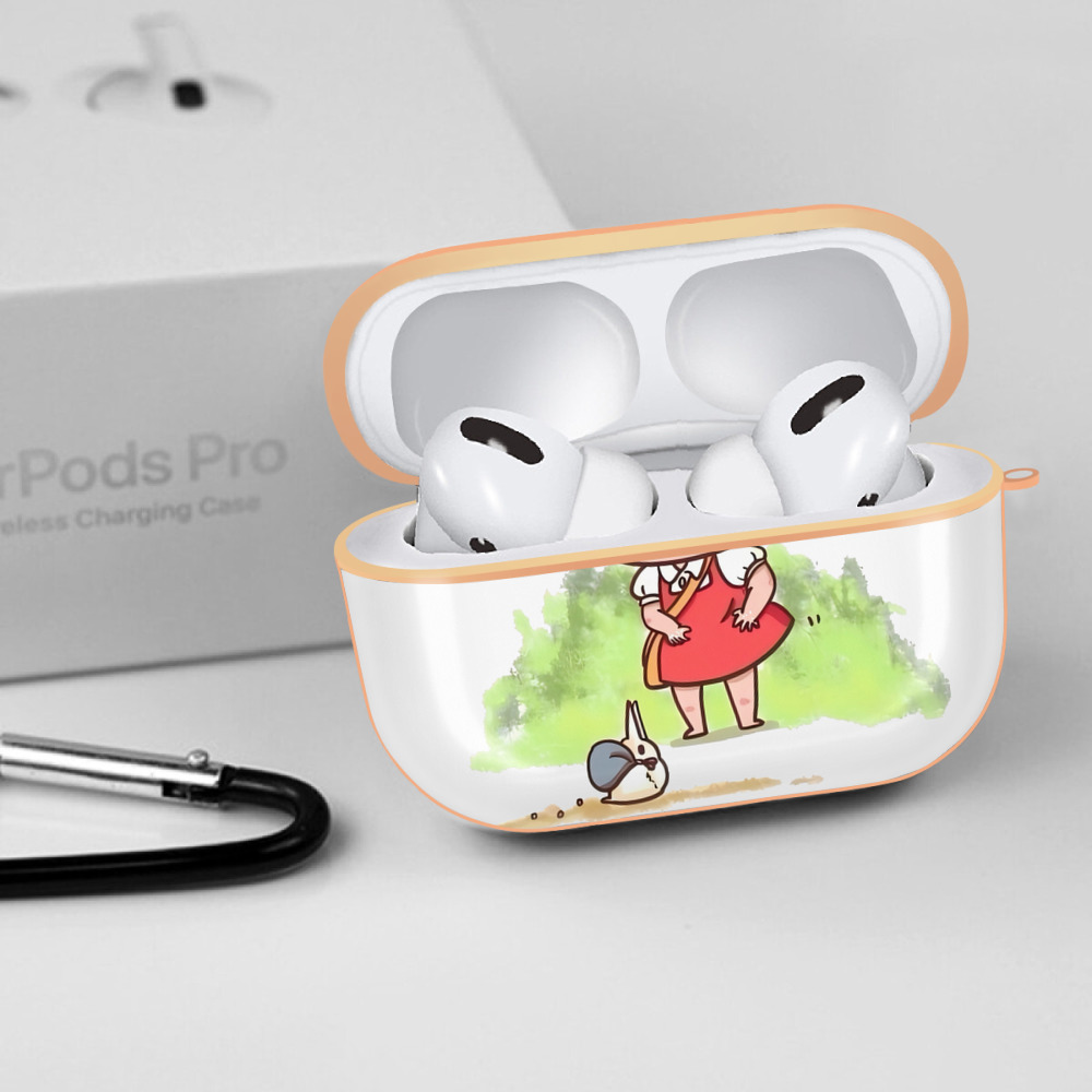 となりのトトロ 草壁メイ 草壁サツキ My Neighbor Totoro Satsuki Kusakabe Mei Kusakabe 【AirPods Pro用】ハードシェル保護ケース｜耐衝撃・防指紋・カラビナ付き商品仕様
