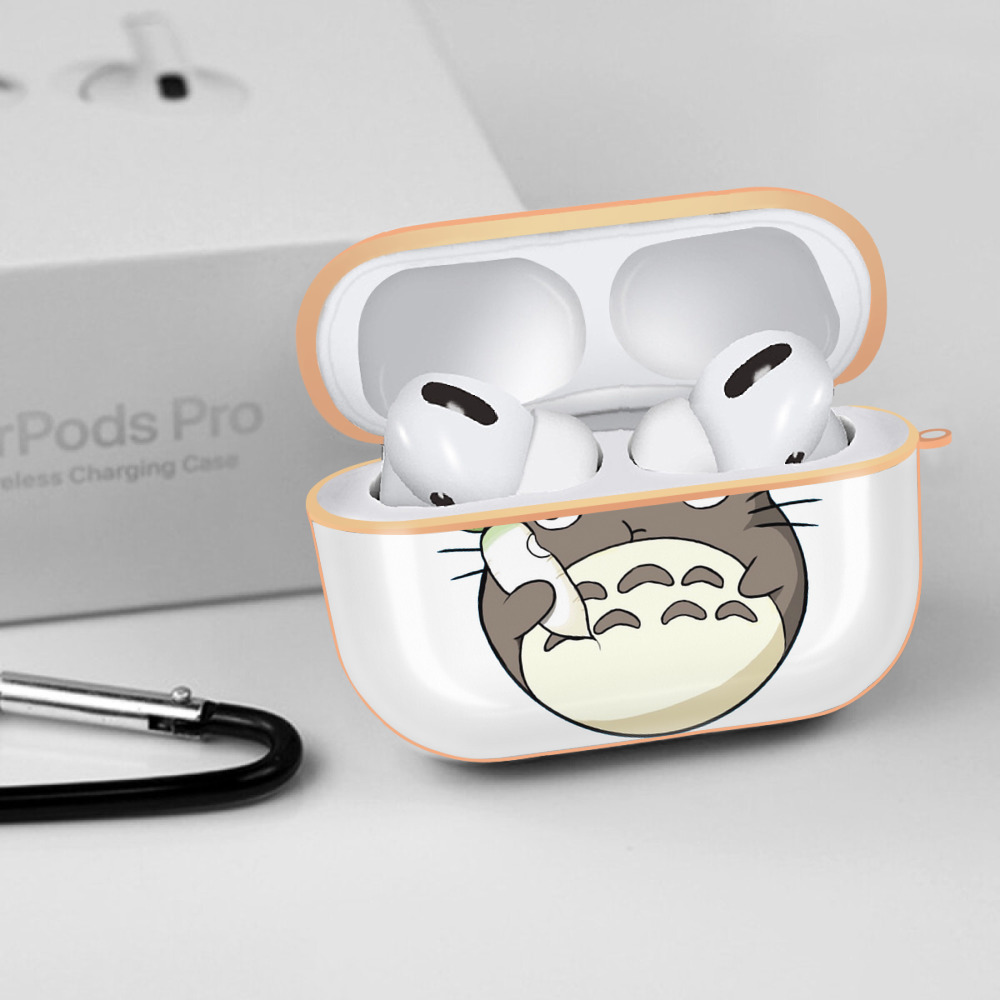 となりのトトロ 草壁メイ 草壁サツキ My Neighbor Totoro Satsuki Kusakabe Mei Kusakabe 【AirPods Pro用】ハードシェル保護ケース｜耐衝撃・防指紋・カラビナ付き商品仕様