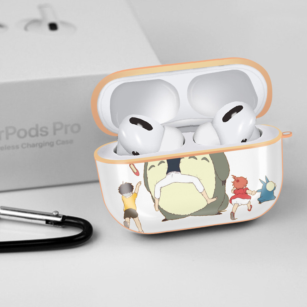 となりのトトロ 草壁メイ 草壁サツキ My Neighbor Totoro Satsuki Kusakabe Mei Kusakabe 【AirPods Pro用】ハードシェル保護ケース｜耐衝撃・防指紋・カラビナ付き商品仕様