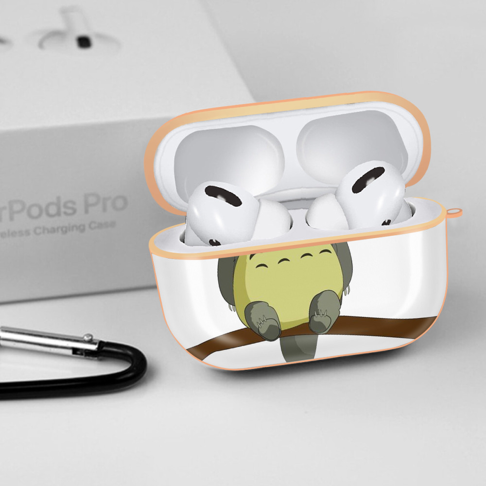 となりのトトロ 草壁メイ 草壁サツキ My Neighbor Totoro Satsuki Kusakabe Mei Kusakabe 【AirPods Pro用】ハードシェル保護ケース｜耐衝撃・防指紋・カラビナ付き商品仕様