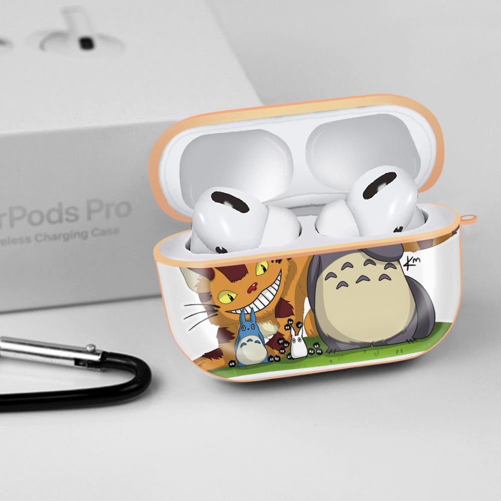 となりのトトロ 草壁メイ 草壁サツキ My Neighbor Totoro Satsuki Kusakabe Mei Kusakabe 【AirPods Pro用】ハードシェル保護ケース｜耐衝撃・防指紋・カラビナ付き商品仕様