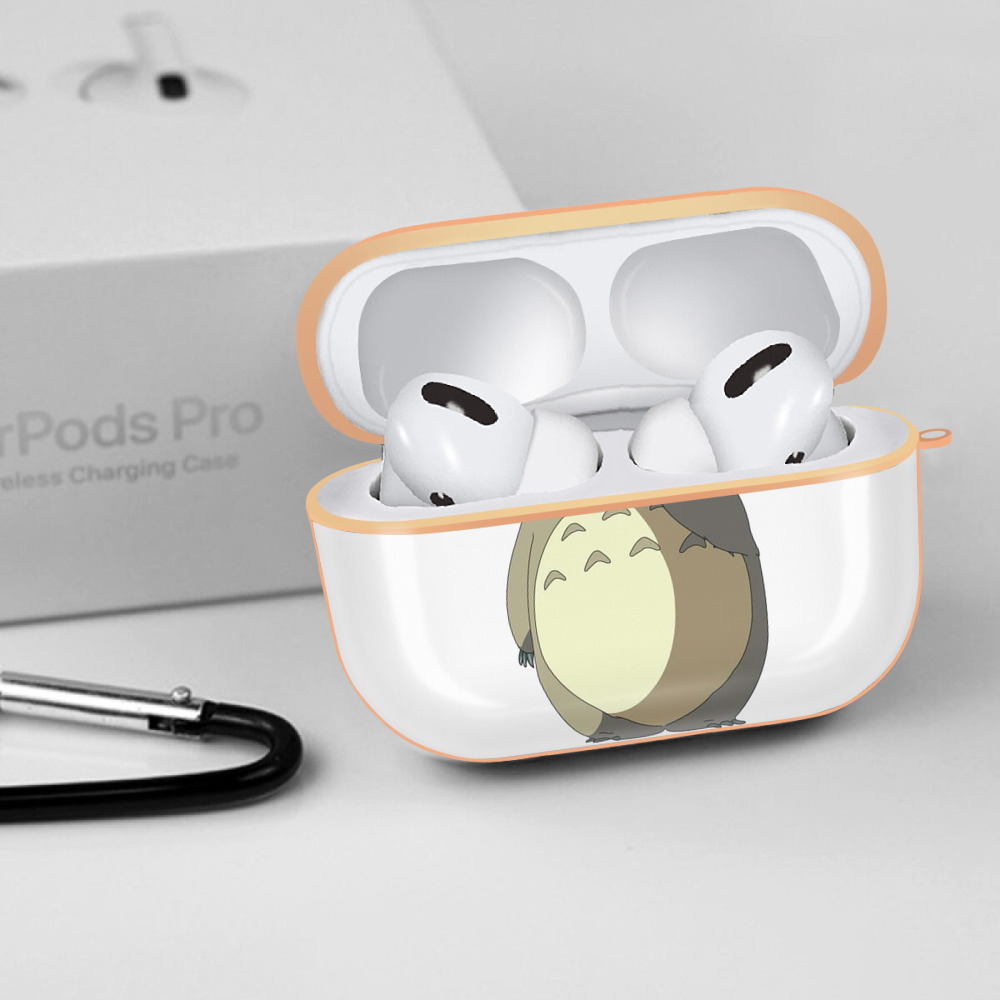 となりのトトロ 草壁メイ 草壁サツキ My Neighbor Totoro Satsuki Kusakabe Mei Kusakabe 【AirPods Pro用】ハードシェル保護ケース｜耐衝撃・防指紋・カラビナ付き商品仕様