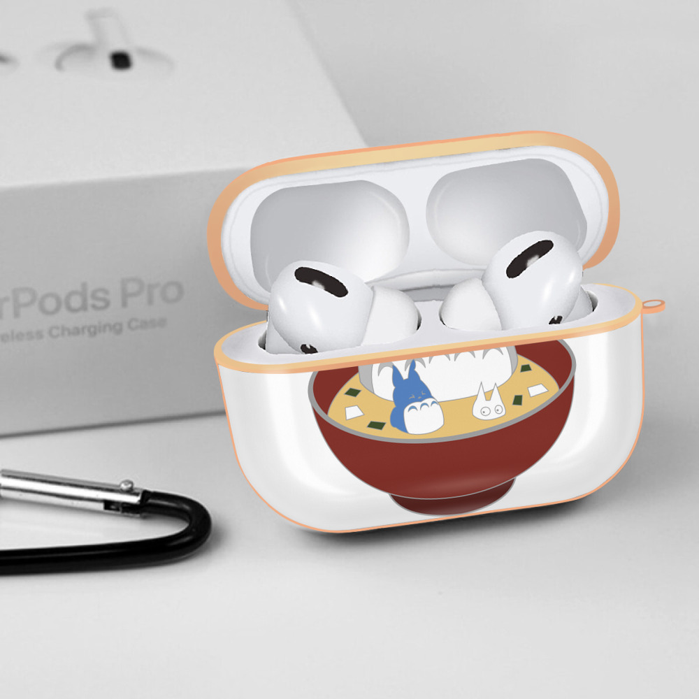 となりのトトロ 草壁メイ 草壁サツキ My Neighbor Totoro Satsuki Kusakabe Mei Kusakabe 【AirPods Pro用】ハードシェル保護ケース｜耐衝撃・防指紋・カラビナ付き商品仕様