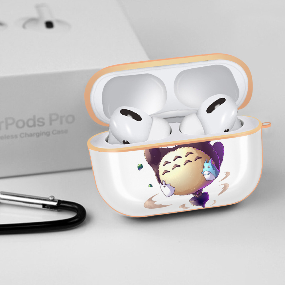 となりのトトロ 草壁メイ 草壁サツキ My Neighbor Totoro Satsuki Kusakabe Mei Kusakabe 【AirPods Pro用】ハードシェル保護ケース｜耐衝撃・防指紋・カラビナ付き商品仕様