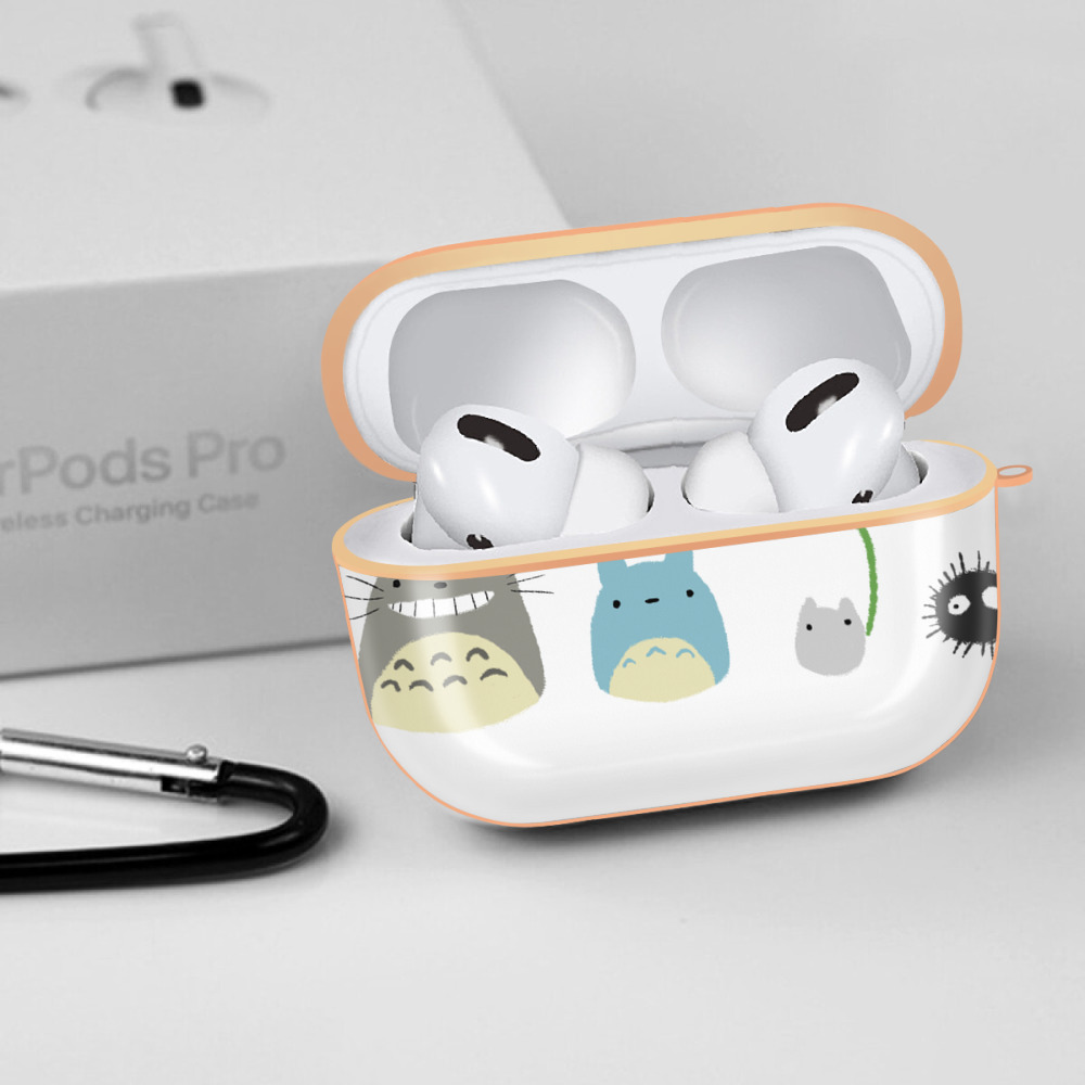 となりのトトロ 草壁メイ 草壁サツキ My Neighbor Totoro Satsuki Kusakabe Mei Kusakabe 【AirPods Pro用】ハードシェル保護ケース｜耐衝撃・防指紋・カラビナ付き商品仕様