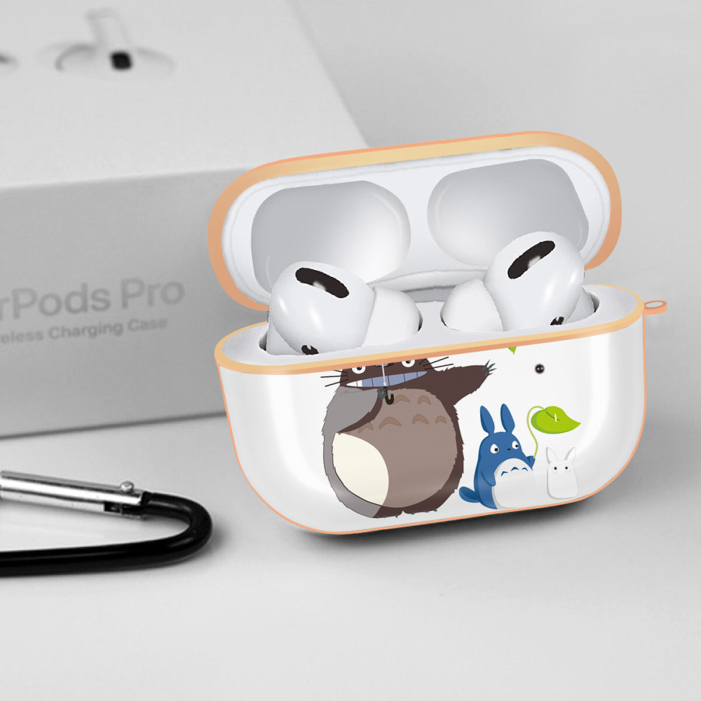 となりのトトロ 草壁メイ 草壁サツキ My Neighbor Totoro Satsuki Kusakabe Mei Kusakabe 【AirPods Pro用】ハードシェル保護ケース｜耐衝撃・防指紋・カラビナ付き商品仕様