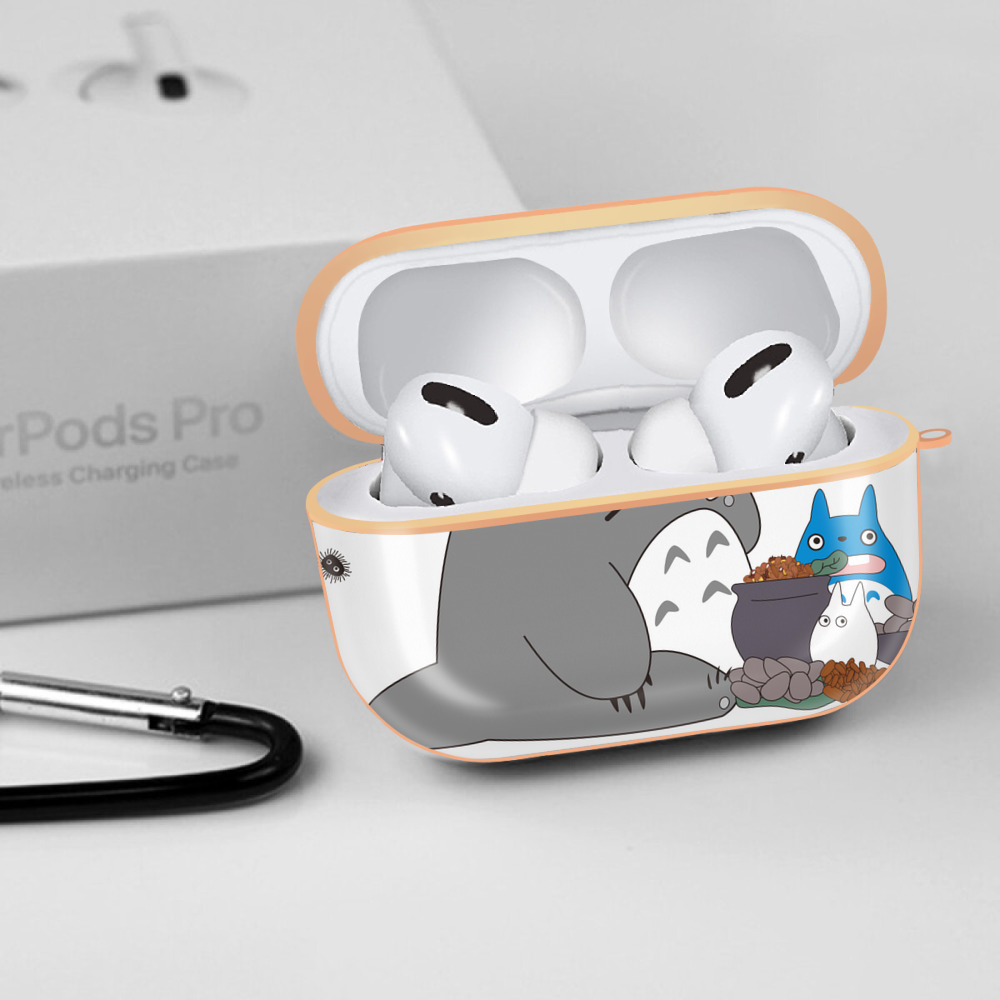 となりのトトロ 草壁メイ 草壁サツキ My Neighbor Totoro Satsuki Kusakabe Mei Kusakabe 【AirPods Pro用】ハードシェル保護ケース｜耐衝撃・防指紋・カラビナ付き商品仕様