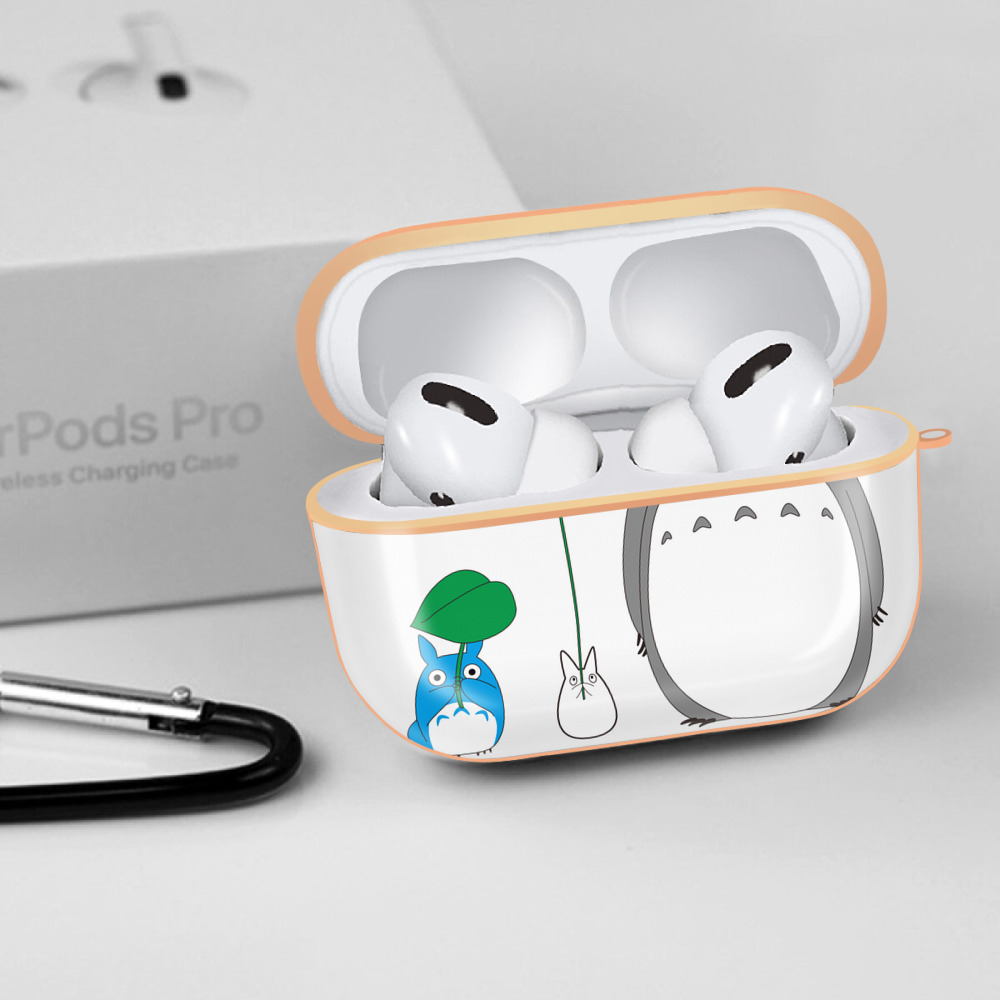 となりのトトロ 草壁メイ 草壁サツキ My Neighbor Totoro Satsuki Kusakabe Mei Kusakabe 【AirPods Pro用】ハードシェル保護ケース｜耐衝撃・防指紋・カラビナ付き商品仕様